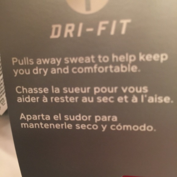 Nike Dri Fit Workout Jacket - Picture 7 of 7